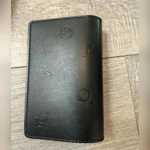 Mujosh Black Passport Holder/Wallet NEW - Picture 5 of 5